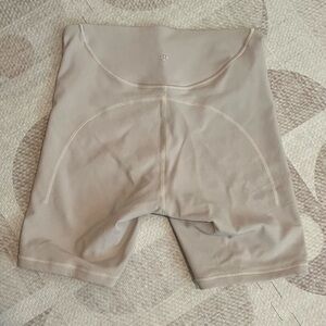 Lululemon high rise ribbed contour shorts